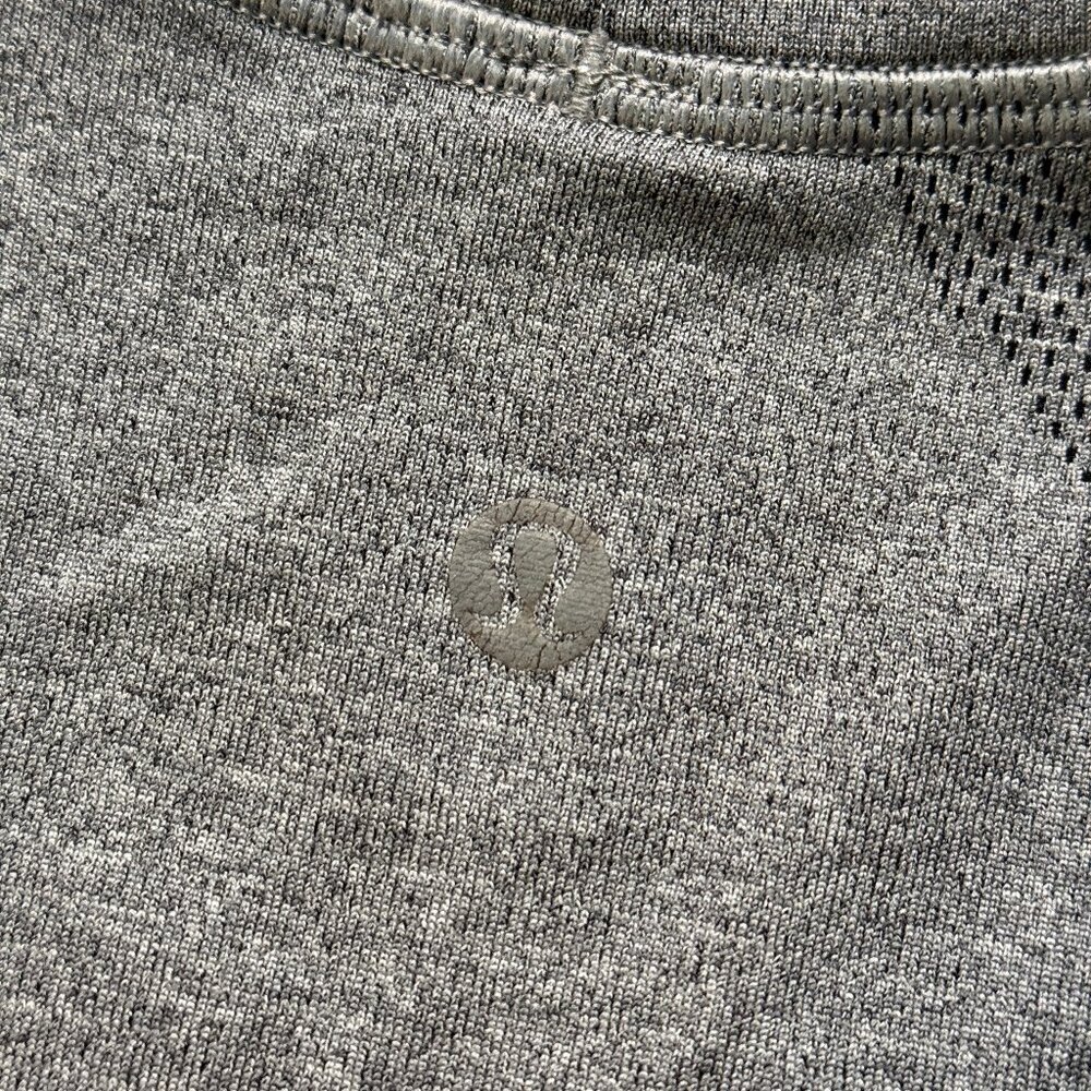 Lululemon Men's Metal Vent Tech Short Sleeve - Grey - Picture 4 of 7